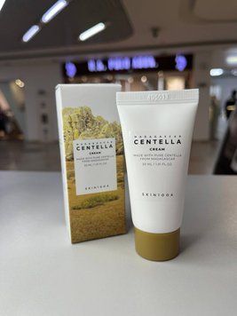 Крем для проблемної шкіри обличчя з центелою Skin1004 Madagascar. 30 мл Centella Cream 001002 фото